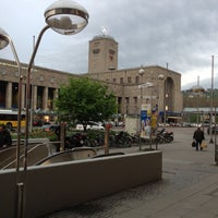 Photo taken at Stuttgart Hauptbahnhof by Emincan S. on 4/29/2013