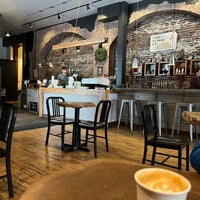 12/24/2022 tarihinde Ben H.ziyaretçi tarafından Alabaster Coffee Roaster &amp;amp; Tea Co.'de çekilen fotoğraf