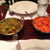 Foto scattata a Saffron Indian Restaurant da Megan C. il 4/5/2013