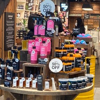 Photos At Lush 心斎橋2号店 心斎橋 0 Tips Photos At Lush 心斎橋2号店 心斎橋 0 Tips