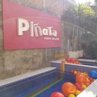 Foto tomada en PiñataPV Gay Hotel  por Landon E. el 1/19/2018