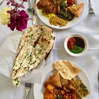 Снимок сделан в India&amp;#39;s Tandoori Halal Restaurant пользователем Christina 12/25/2016