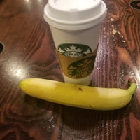 Photo taken at Starbucks by Jonathan Hernan C. on 9/27/2018