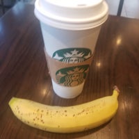Photo taken at Starbucks by Jonathan Hernan C. on 9/18/2018