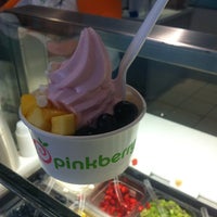 Photo taken at Pinkberry by Anastasiya B. on 5/30/2013