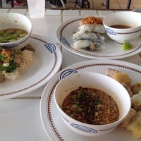 Photo taken at คุณสมัย อาหารเวียดนาม @ เมืองทองธานี by Ratporn N. on 10/27/2013