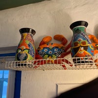Foto tirada no(a) Three Bees Pottery &amp;amp; Coffee Shop por Dea C. em 1/16/2019