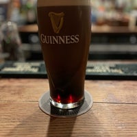 Foto diambil di Galway Bay Irish Restaurant oleh Nathen H. pada 10/23/2022