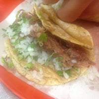 5/8/2014 tarihinde Fack M.ziyaretçi tarafından Tacos los Gemelos'de çekilen fotoğraf