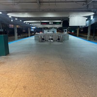 Photo taken at CTA - Rosemont by schalliol on 3/31/2024