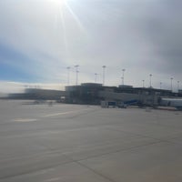 Foto diambil di Rapid City Regional Airport (RAP) oleh schalliol pada 10/14/2021