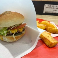 Photo taken at Yokozuna Burger by Jasper on 2/4/2023
