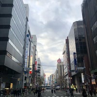 Photo taken at 新宿駅前 歩行者天国 by Jasper on 2/10/2019