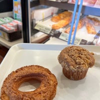 Photo taken at Mister Donut by Jasper on 4/17/2022