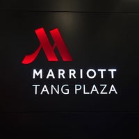 รูปภาพถ่ายที่ Singapore Marriott Tang Plaza Hotel โดย Hugh W. เมื่อ 11/17/2015