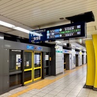 Photo taken at Shirokanedai Station by Hugh W. on 8/12/2023