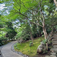 Photo taken at Garden - Sheraton Miyako Hotel Tokyo by Hugh W. on 8/10/2023