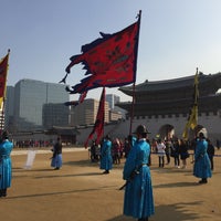 Photo taken at Gyeongbokgung Palace by Hugh W. on 2/5/2015