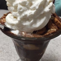 Photo taken at Oberweis Ice Cream and Dairy Store by Jeanne on 9/12/2015