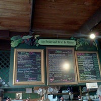 Foto scattata a Leigh Ann&amp;#39;s Coffee House da Shannon R. il 12/24/2012