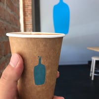 Photo taken at Blue Bottle Coffee by Norio S. on 6/17/2017
