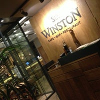 Foto tirada no(a) Sir Winston Café Bar Restaurant por Cigdem C. em 9/19/2013