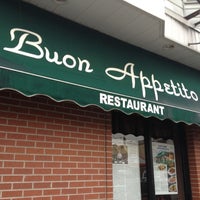 11/27/2012 tarihinde Dalvin M.ziyaretçi tarafından Buon Appetito'de çekilen fotoğraf