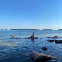 Photo taken at Haukilahden uimaranta by Juho T. on 6/26/2022