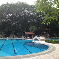 Photo taken at Normanton Park Swimming Pool Seats by Ngọc Ngô on 10/4/2014