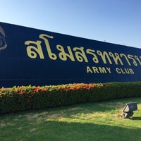 Photo taken at Thai Army Club Viphavadi by สันติธร ย. on 4/4/2016