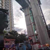 Photo taken at [Construction Site] MRT ท่าพระ (Tha Phra) BL01 by Kan ♥. on 7/29/2016