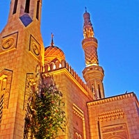 Photo taken at AbdAllah and AbdAlGhafoor Mosque مسجد عبد الله و عبد الغفور by Thaqif Roslim on 6/9/2014