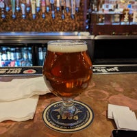 Photo taken at Flying Saucer Draught Emporium by Robert W. on 12/16/2022