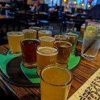 Foto tirada no(a) Hop Valley Brewing Co. por Robert W. em 2/14/2023