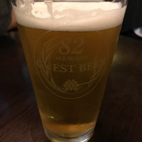 Photo taken at 82 ALE HOUSE 神田店 by hamaco on 4/21/2017