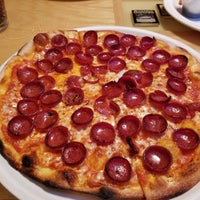 Снимок сделан в Matchbox Vintage Pizza Bistro пользователем Chris C. 5/9/2019