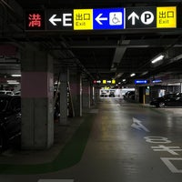 Photo taken at Haneda Airport Parking (P4) by まっはさとー on 4/25/2024