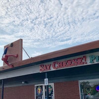 Das Foto wurde bei Say Cheese Pizza Company &amp;amp; The Comic Book Café von Ed D. am 8/18/2019 aufgenommen