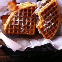 2/3/2013 tarihinde Lawrence J.ziyaretçi tarafından swaffles. the original stuffed waffle'de çekilen fotoğraf