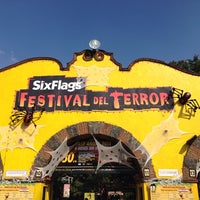 Photo taken at Festival Del Terror, Six Flags by Beto B. on 10/27/2013