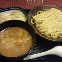 Photo taken at 三ツ矢堂製麺 吉祥寺 by chang S. on 10/18/2011