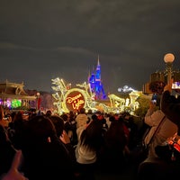 Photo taken at Electrical Parade by tjun on 11/22/2022