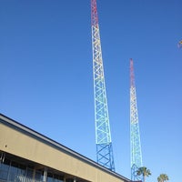 Photo taken at Slingshot and Vomatron by Maps A. on 3/29/2013