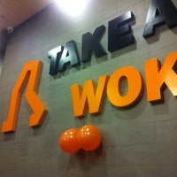 Foto tirada no(a) Take a Wok por Liza C. em 7/6/2013