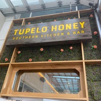 Foto tirada no(a) Tupelo Honey por Greg D. em 7/26/2021