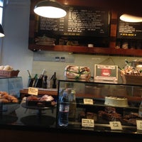 Foto diambil di The Black Lab Coffee House oleh Livvy A . pada 12/9/2012