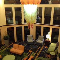 Das Foto wurde bei Fairfield Inn &amp;amp; Suites Santa Cruz - Capitola von Katie F. am 11/19/2013 aufgenommen