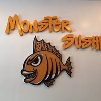 รูปภาพถ่ายที่ Monster Sushi โดย Patricia C. เมื่อ 7/31/2015