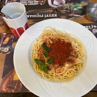 รูปภาพถ่ายที่ Spaghettici โดย Gizem K.💫 เมื่อ 8/7/2022