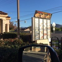Photo taken at Del Taco by Claudia M. on 11/12/2021